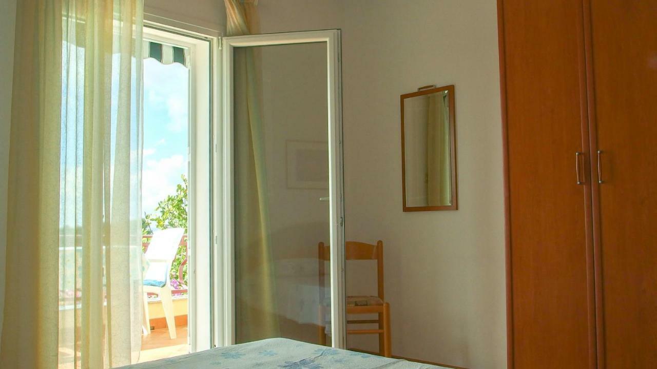 Adria Arba Apartments Rab Town Exteriör bild
